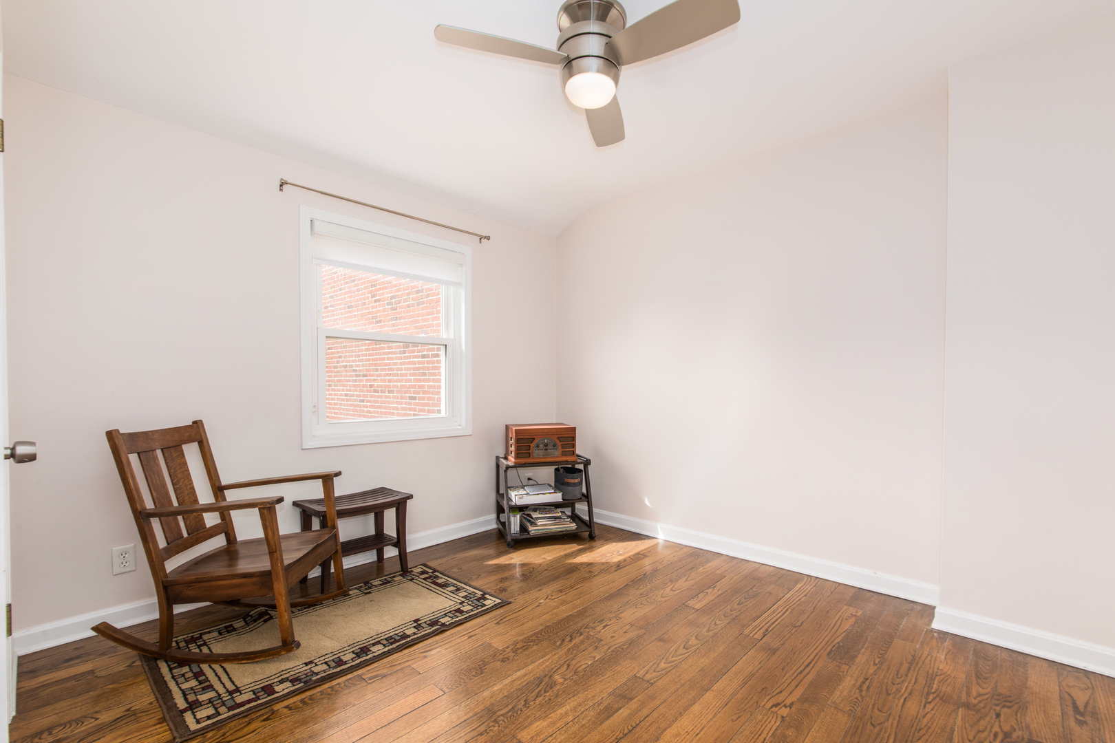 7807 W Summerdale Avenue Property Photo 10