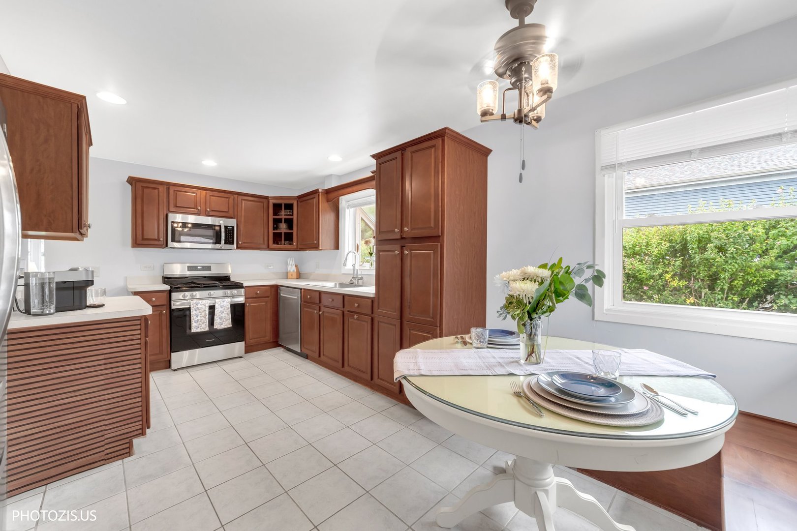 1048 Hermes Avenue Property Photo 4