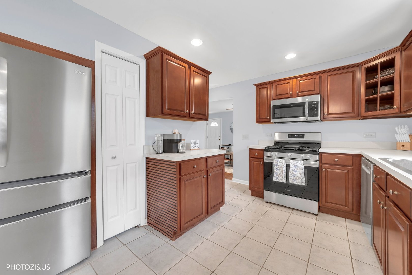 1048 Hermes Avenue Property Photo 8