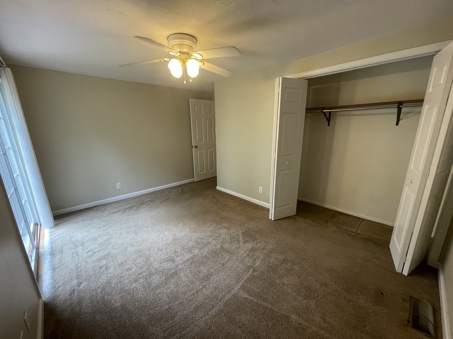 1007 W Laurel Street Property Photo 32