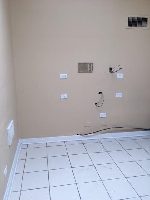 2726 W Peterson Avenue 2 Property Photo 9
