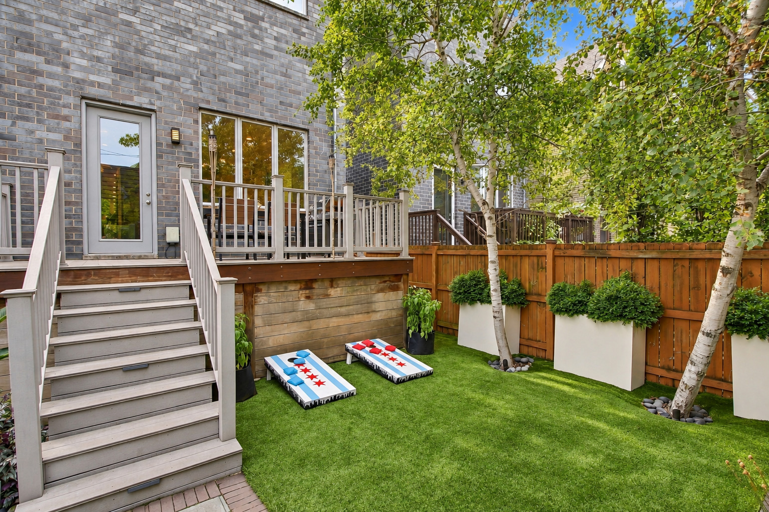 1824 W Superior Street Property Photo 12