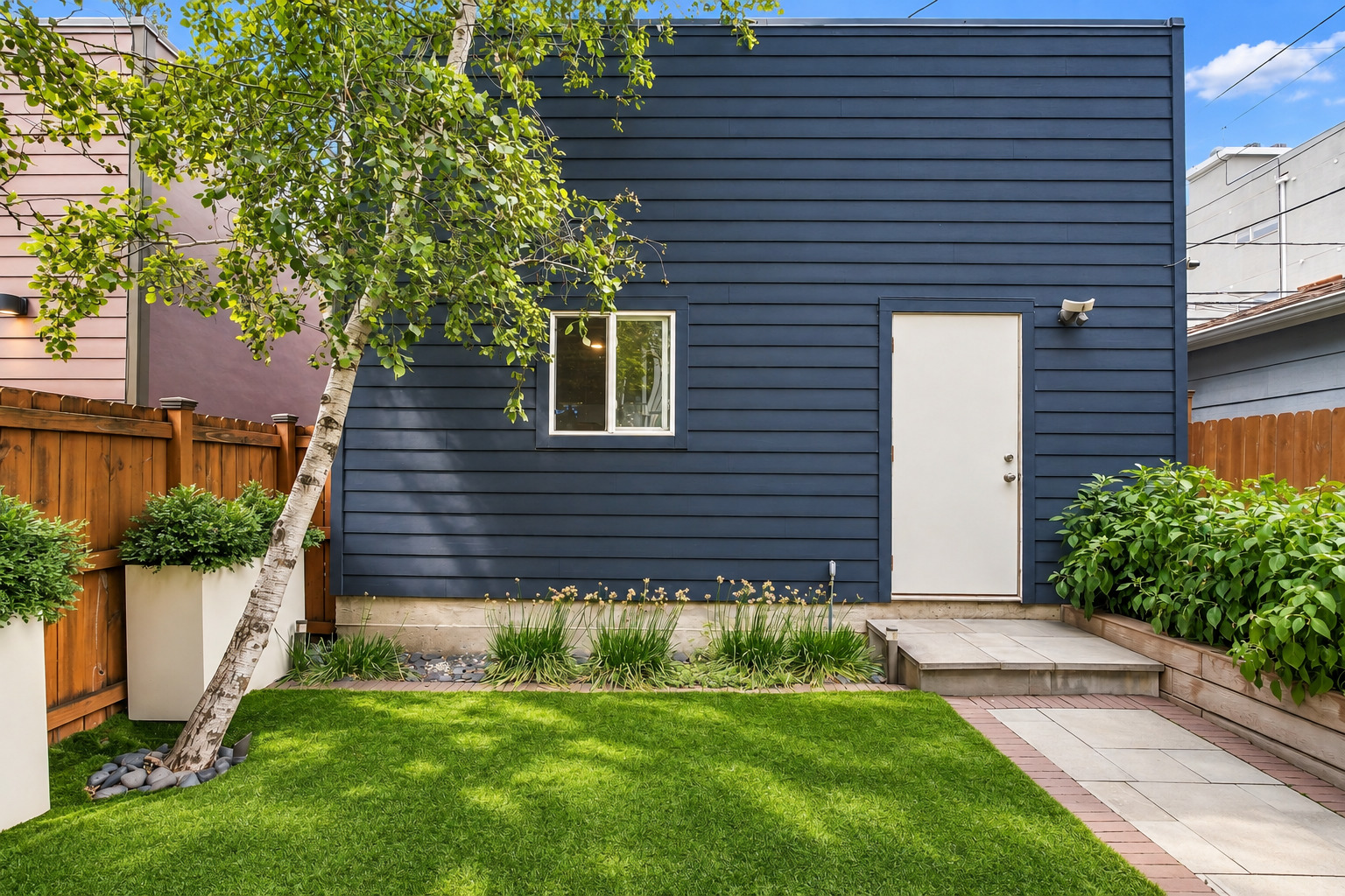 1824 W Superior Street Property Photo 13