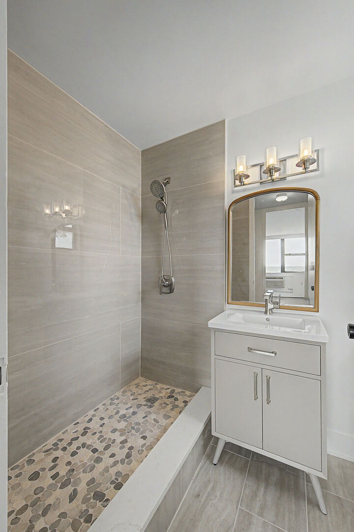 5740 N Sheridan Road 17c Property Photo 25