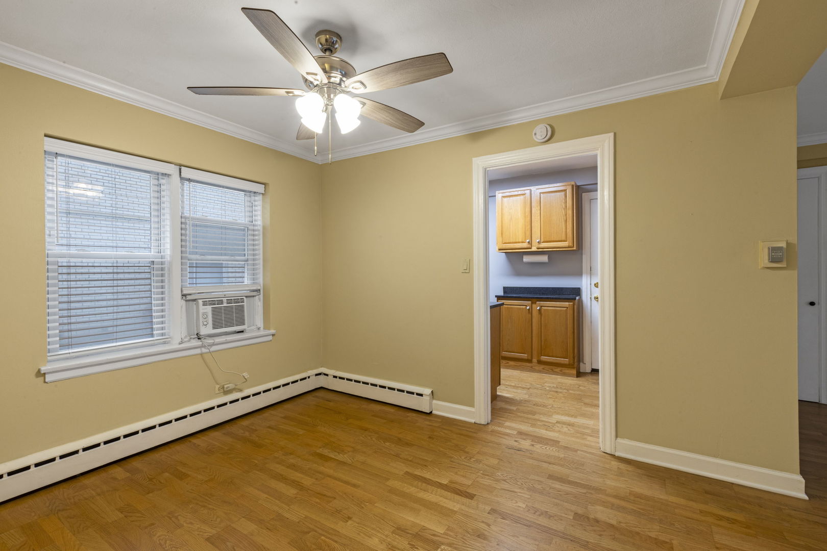808 Oakton Street 1 Property Photo 7