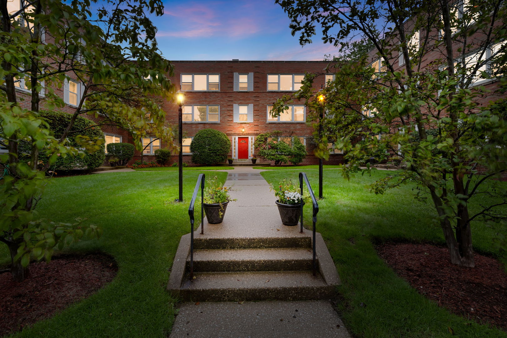 808 Oakton Street 1 Property Photo 17