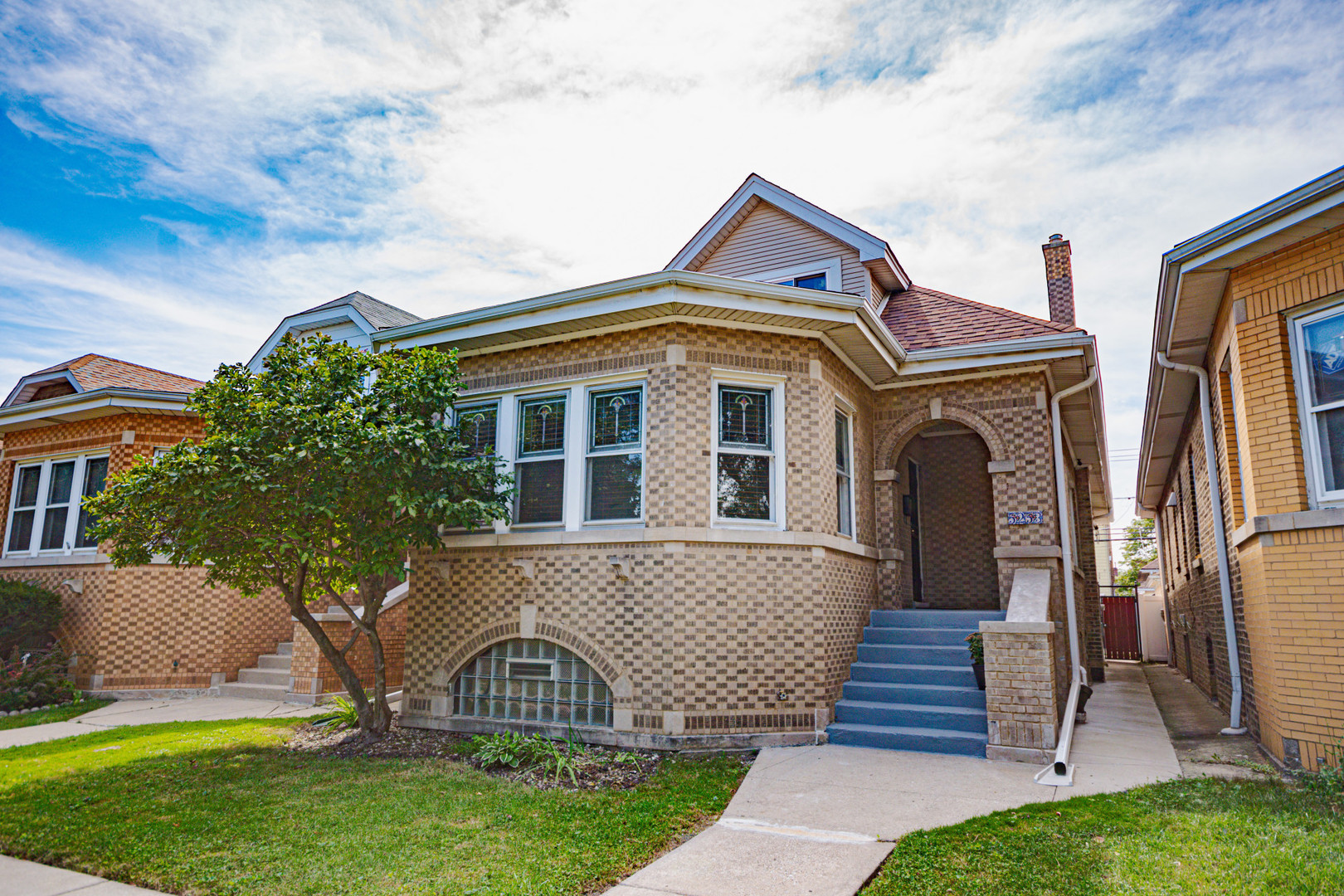 5253 W Wrightwood Avenue Property Photo 1