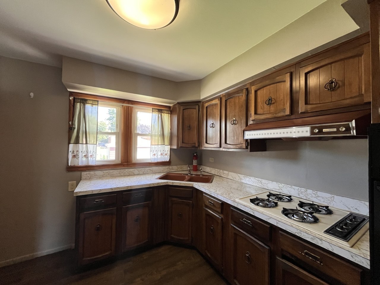 2714 W 97th Street Property Photo 4
