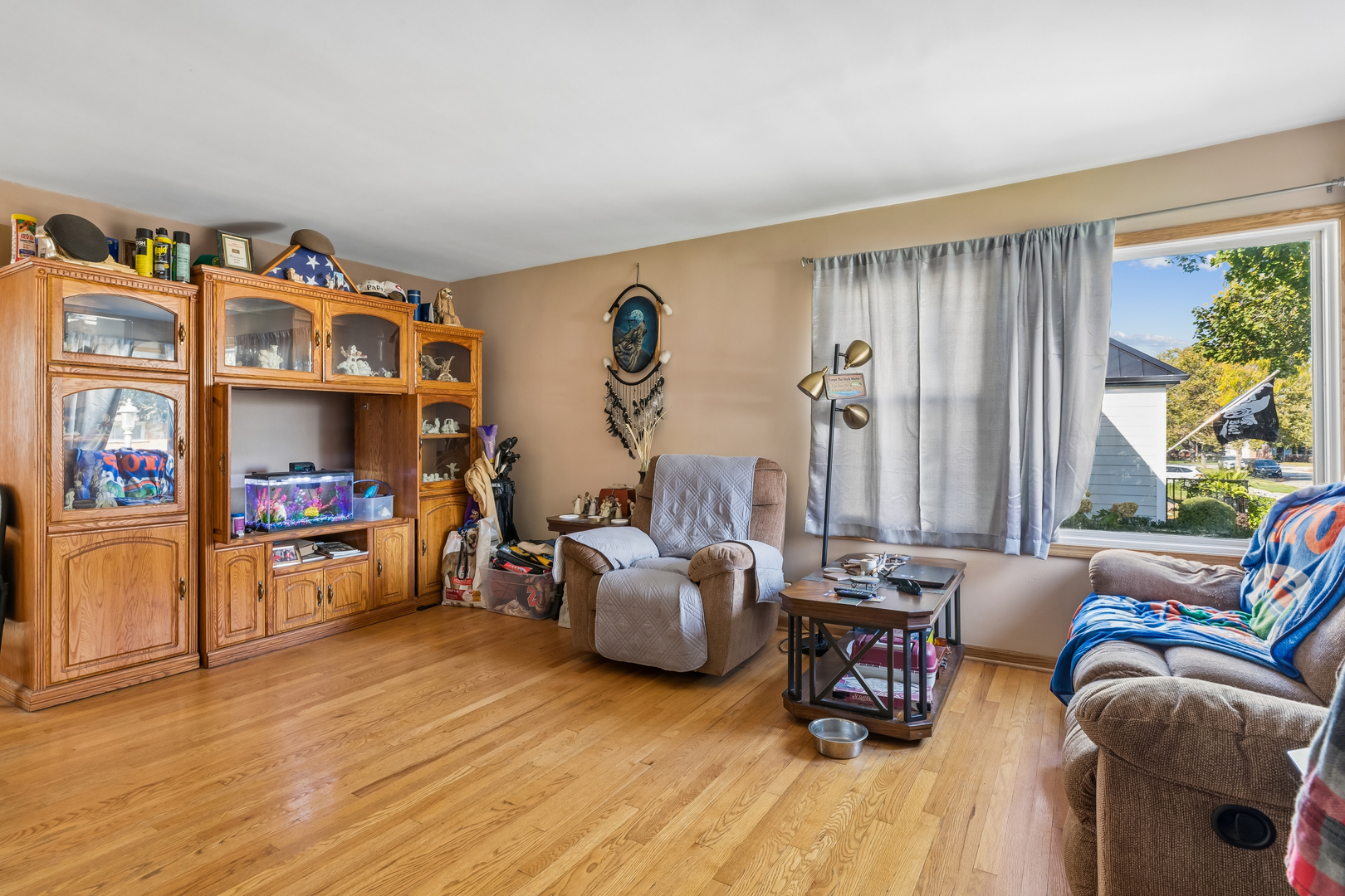8122 N Overhill Avenue Property Photo 3