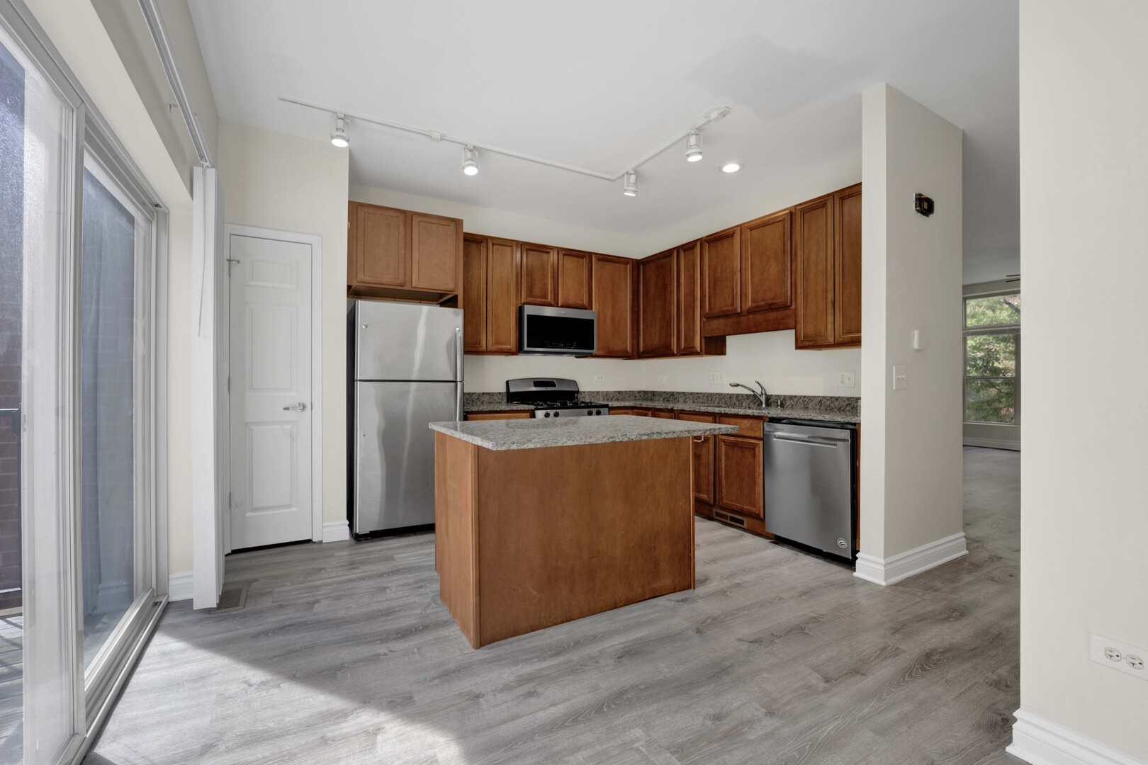 2503 S Calumet Avenue Property Photo 11