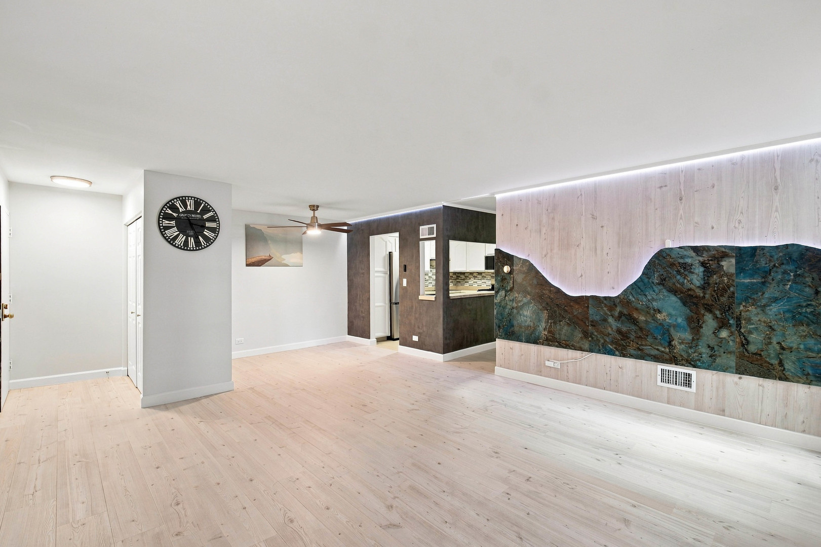 521 73rd Street 105 Property Photo 4