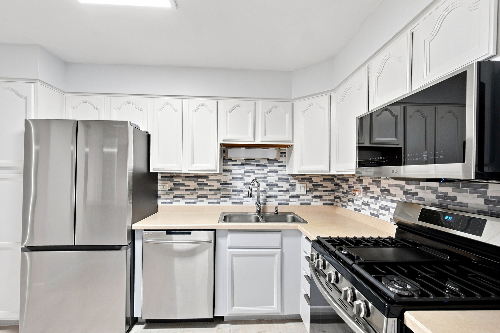 521 73rd Street 105 Property Photo 6