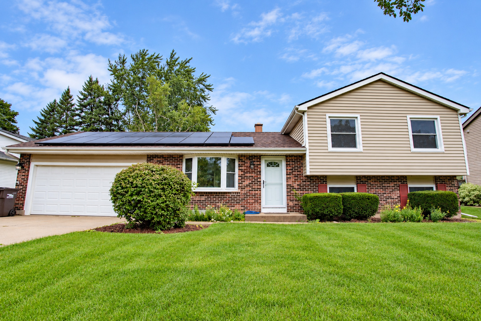 5112 W Greenbrier Drive Property Photo 1