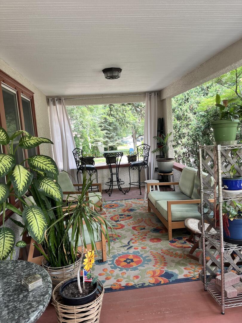 10902 S Hoyne Avenue Property Photo 3