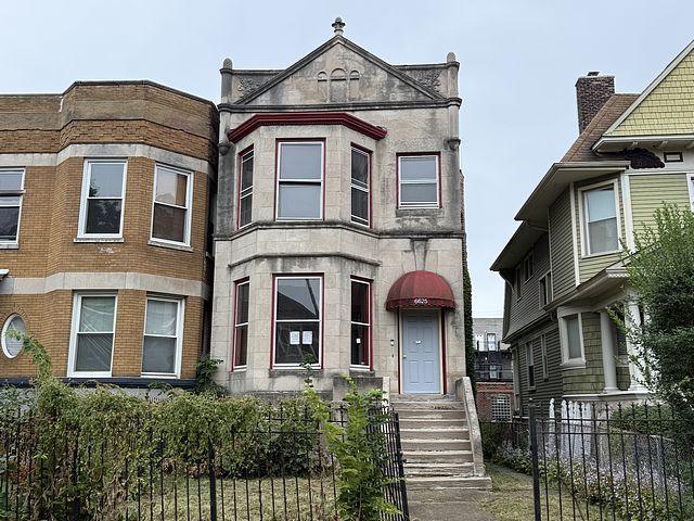 6625 S Woodlawn Avenue Property Photo 1
