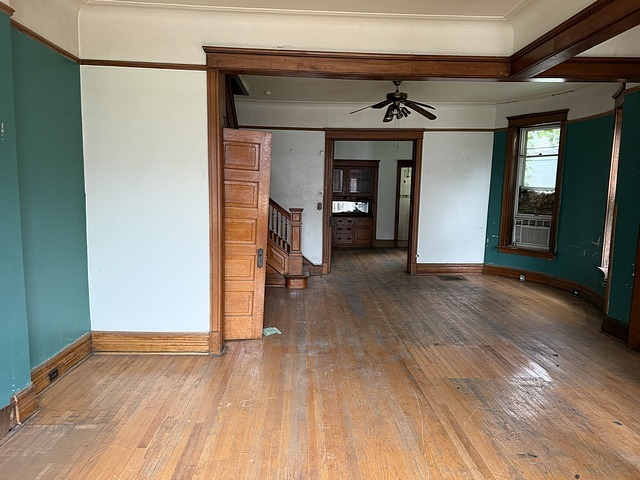 6625 S Woodlawn Avenue Property Photo 4
