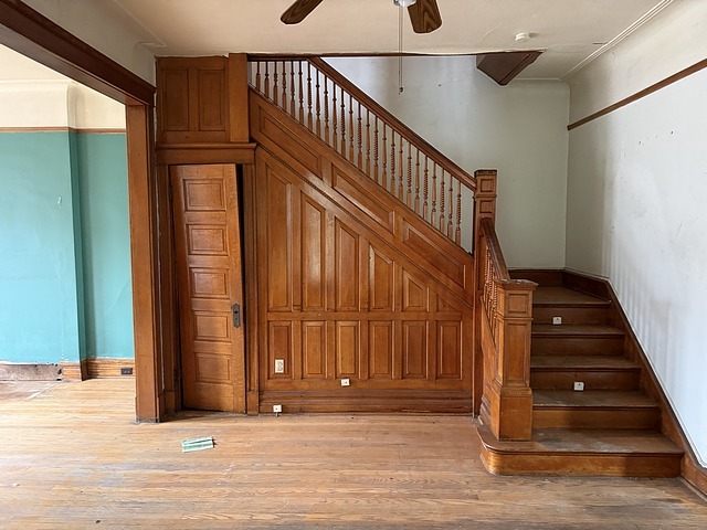 6625 S Woodlawn Avenue Property Photo 6