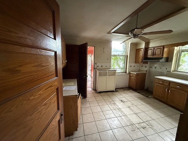 6625 S Woodlawn Avenue Property Photo 9