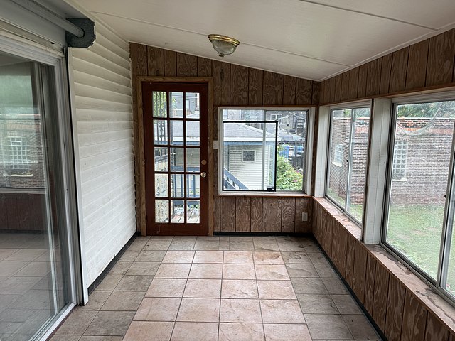 6625 S Woodlawn Avenue Property Photo 13
