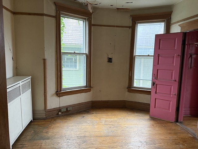 6625 S Woodlawn Avenue Property Photo 18