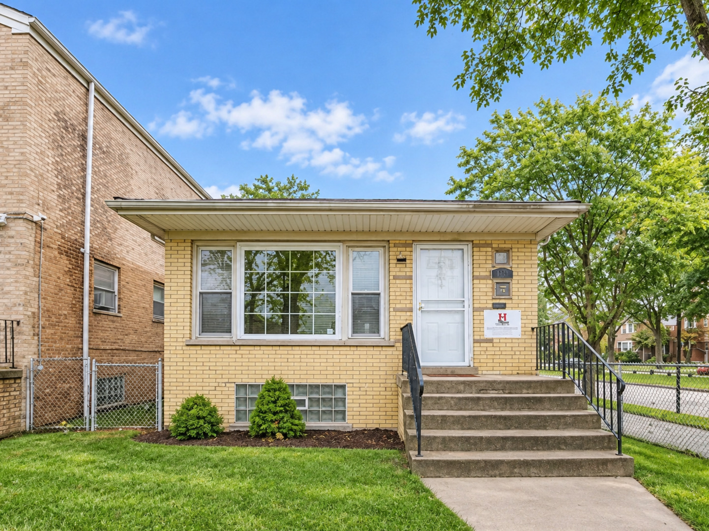 155 W 81st Street Property Photo 1