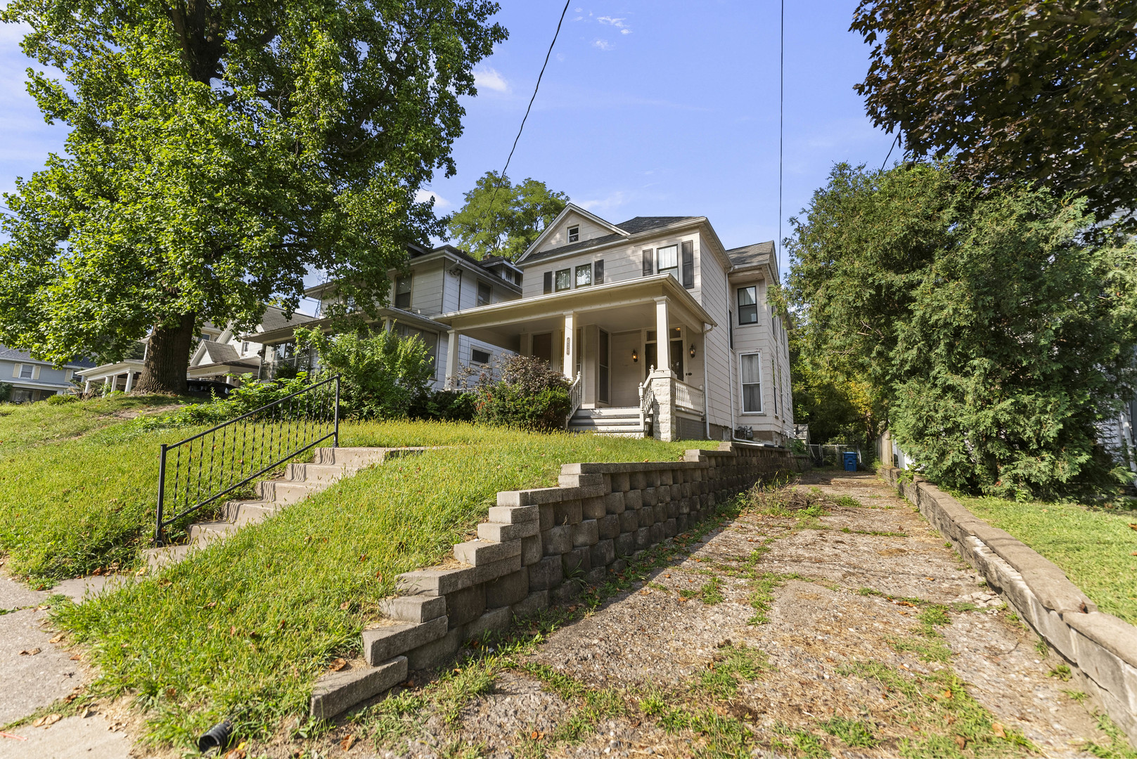 610 30th Street Property Photo 3