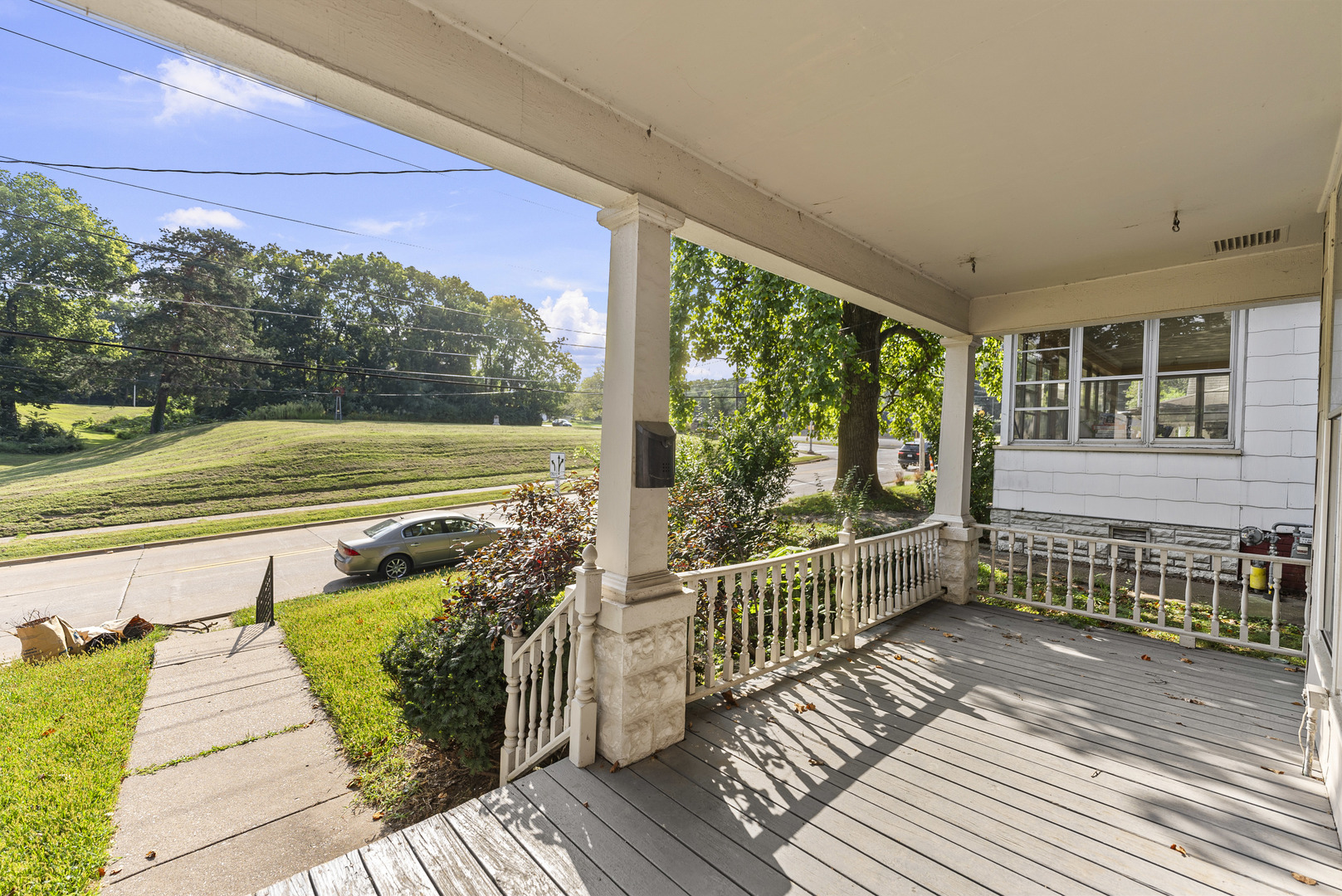 610 30th Street Property Photo 4