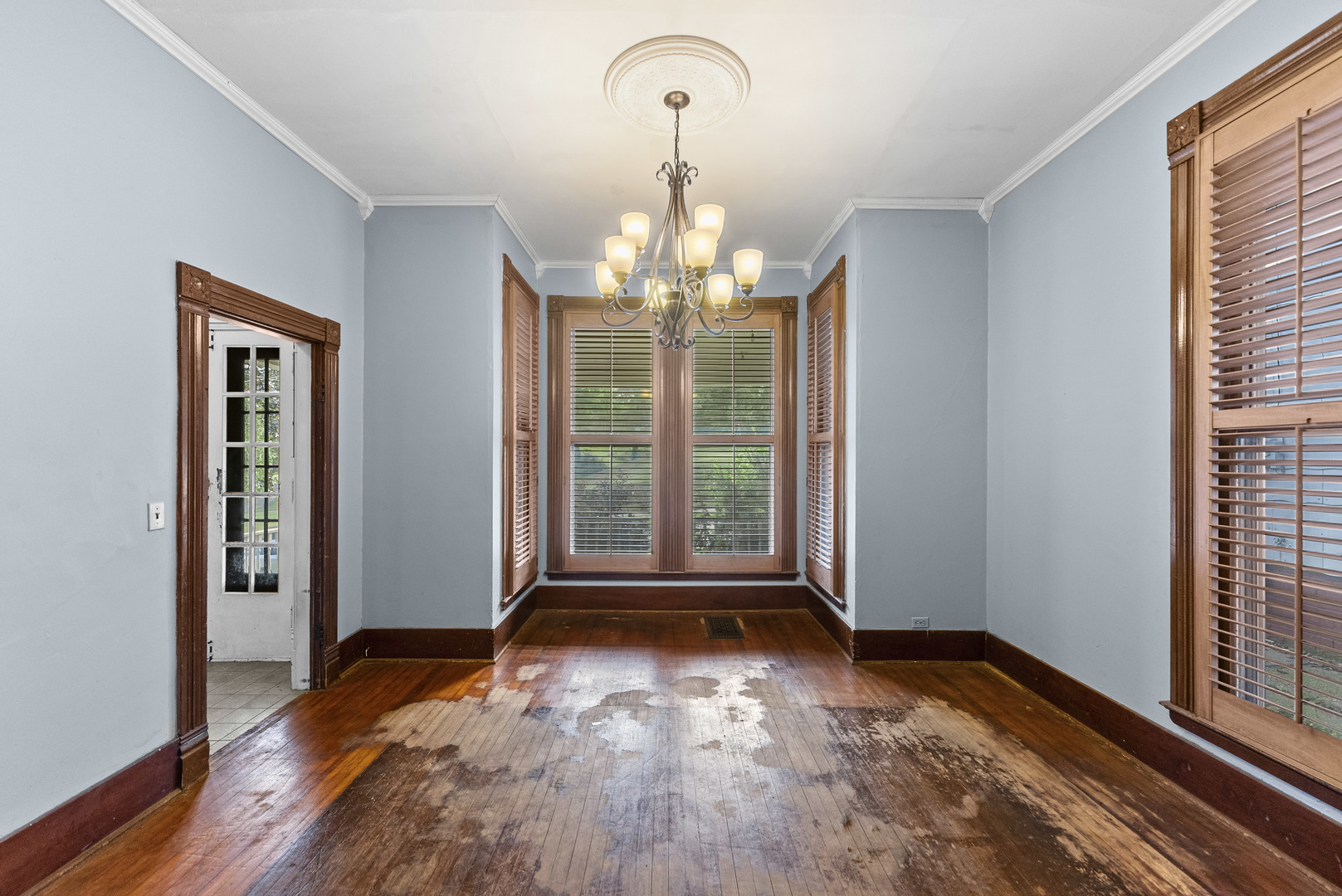 610 30th Street Property Photo 5