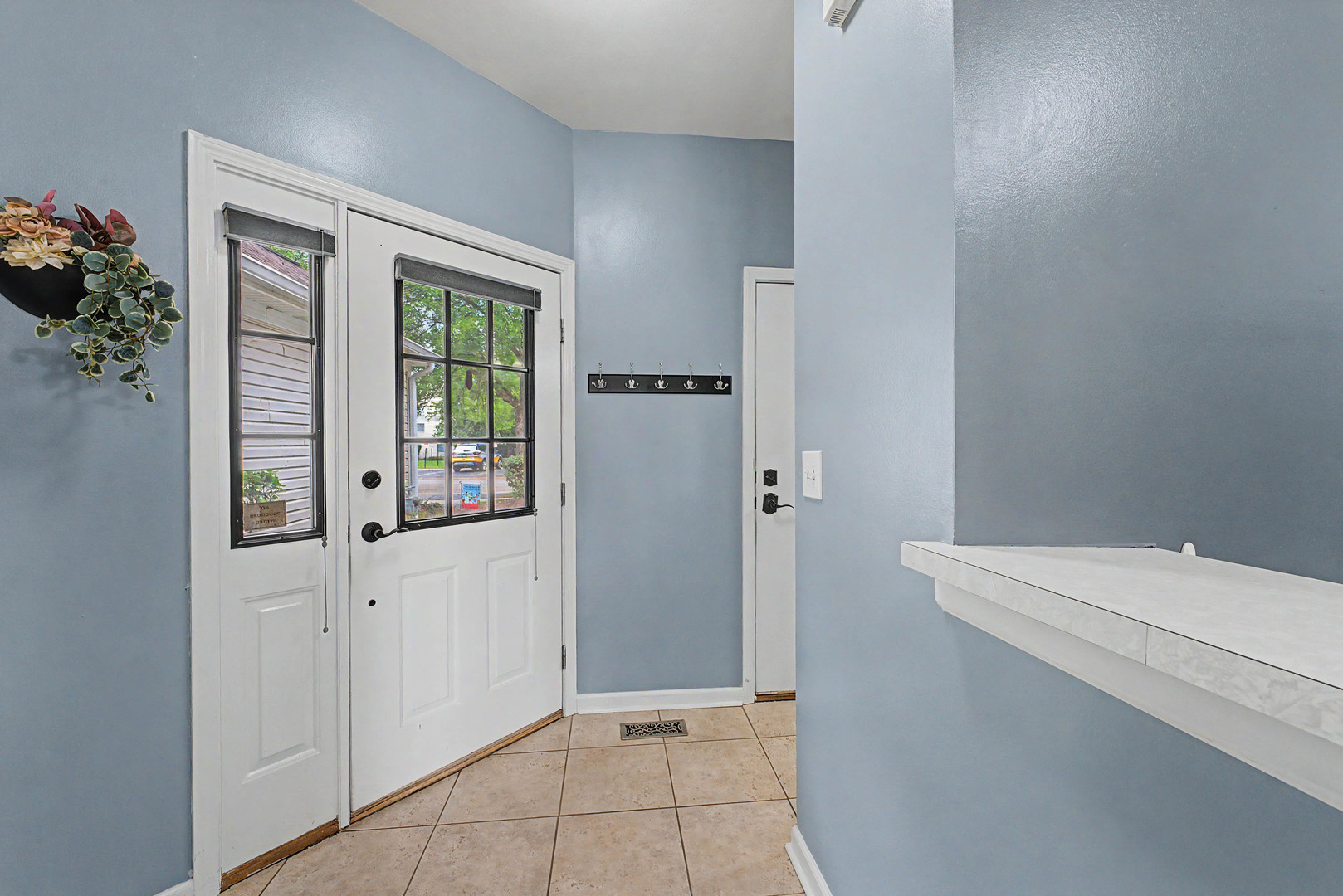 189 Polaris Drive Property Photo 2