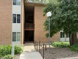 5813 Oakwood Drive D Property Photo 1