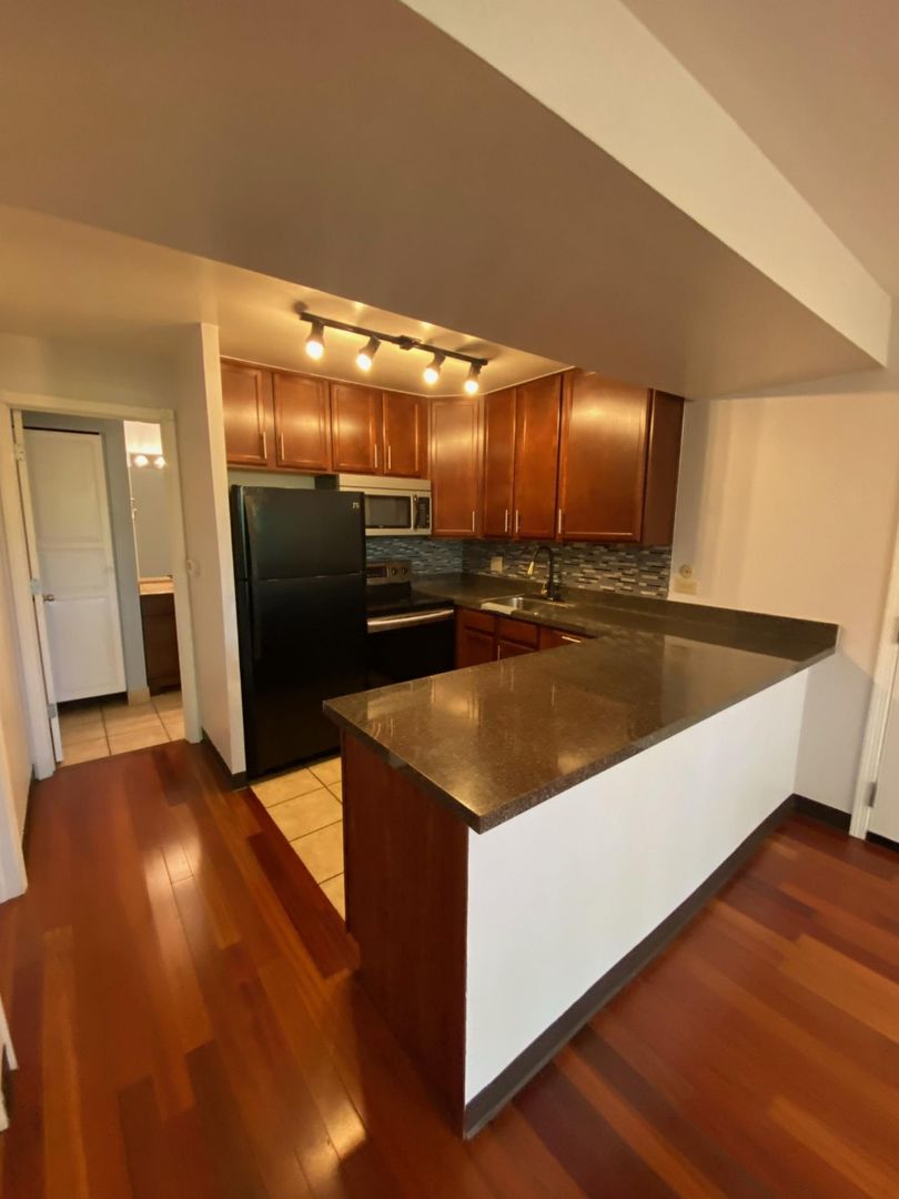 5813 Oakwood Drive D Property Photo 2