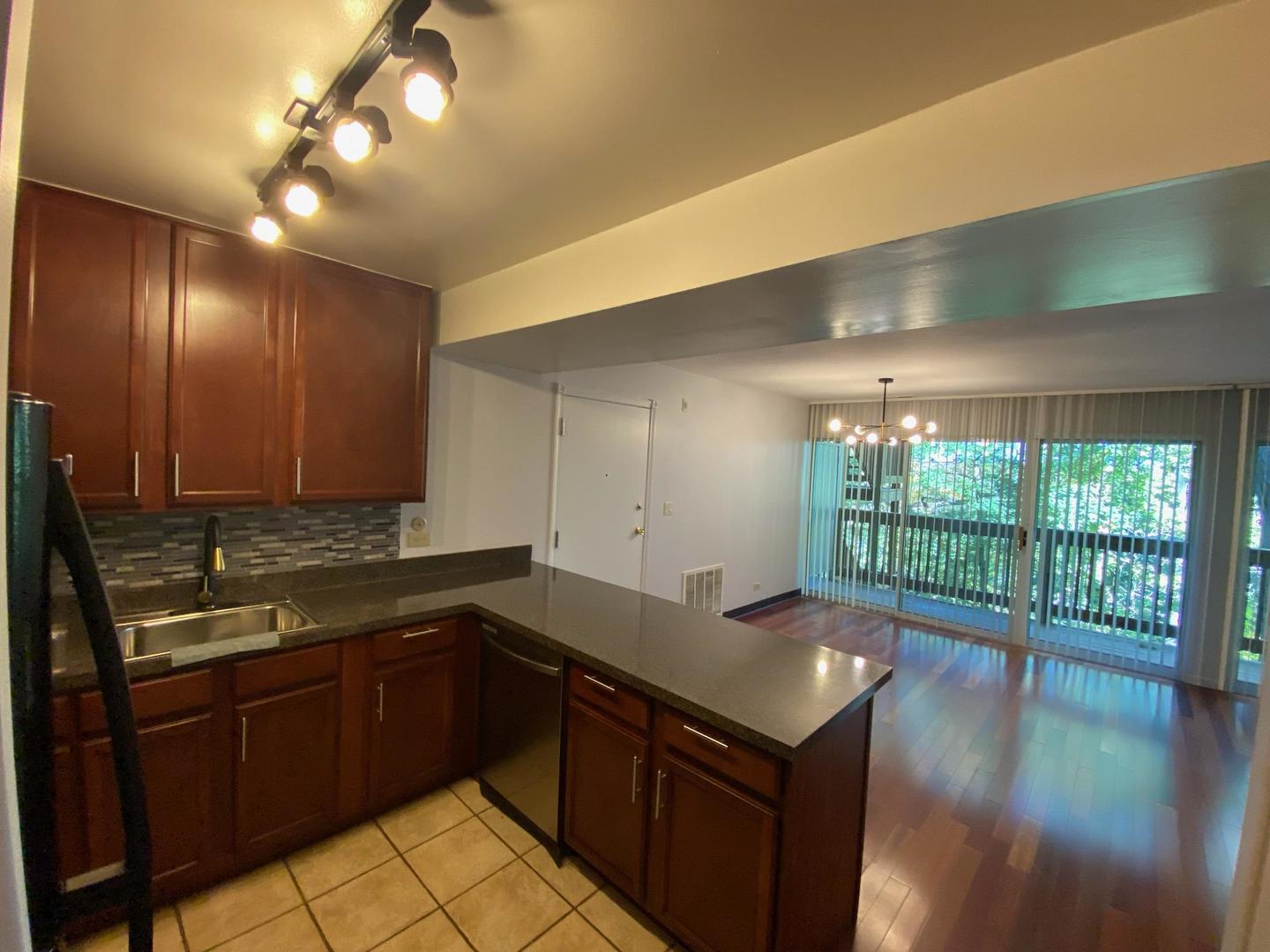 5813 Oakwood Drive D Property Photo 4