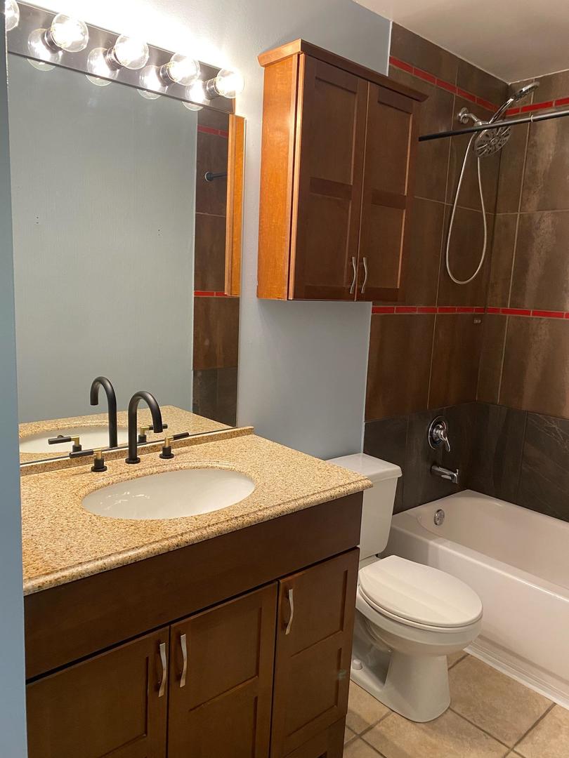 5813 Oakwood Drive D Property Photo 8