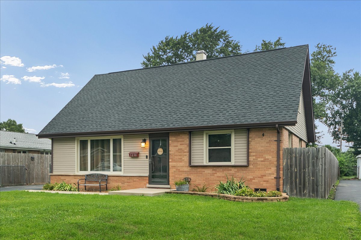 5230 Pleasant Lane Property Photo 3