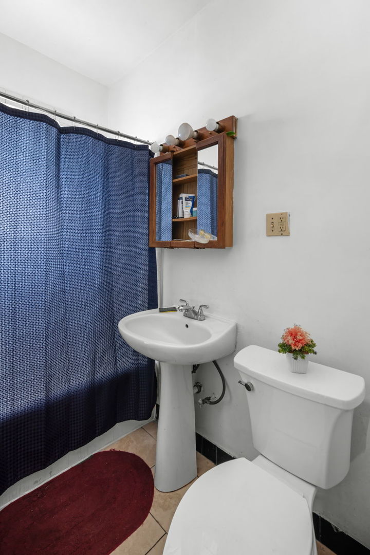 6431 N California Avenue Property Photo 18
