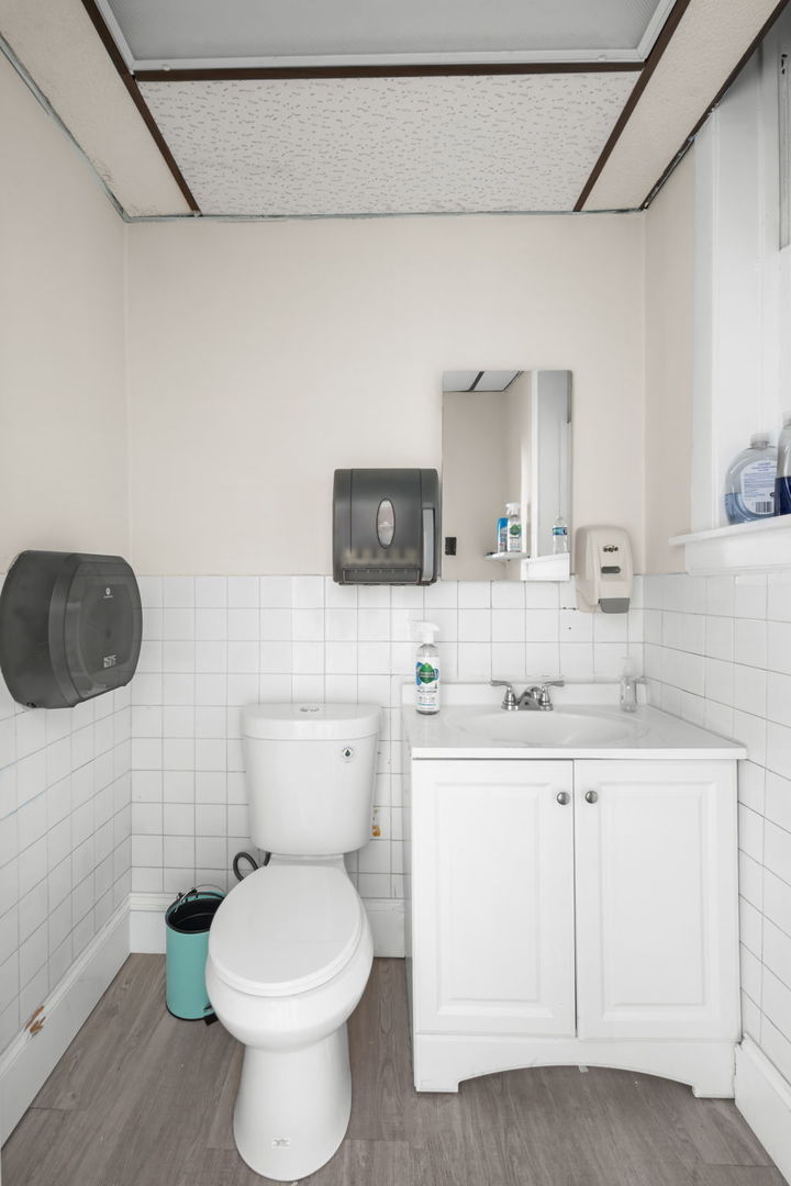6431 N California Avenue Property Photo 40