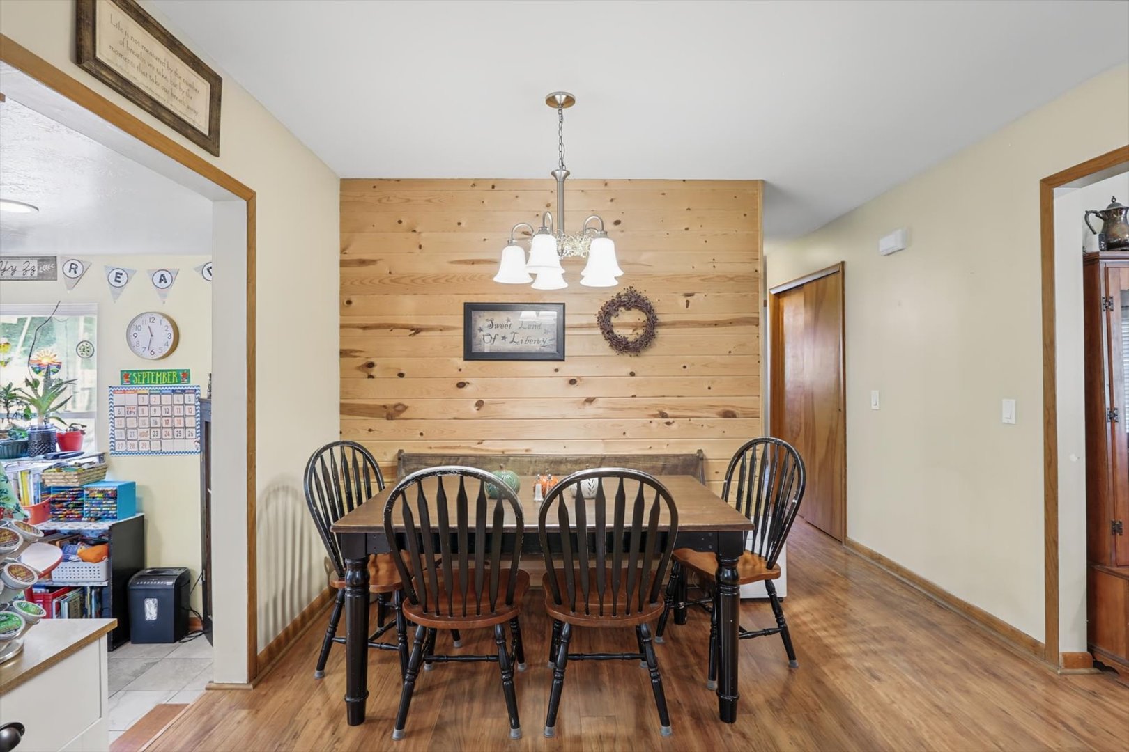 210 E Overton Street Property Photo 8