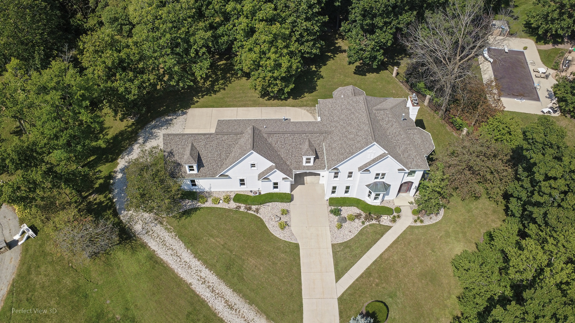 2027 Oak Forest Drive Property Photo 2