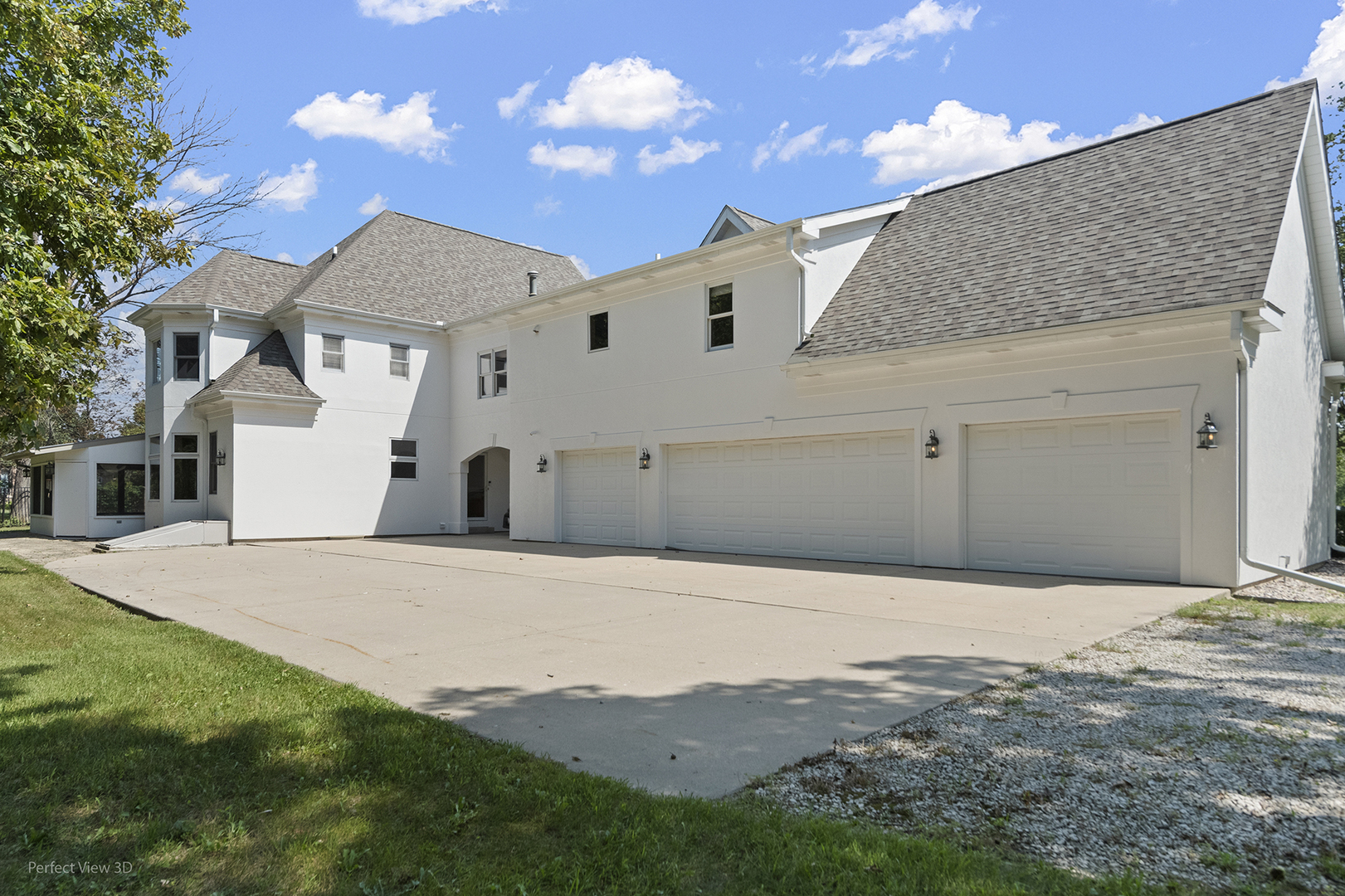 2027 Oak Forest Drive Property Photo 3