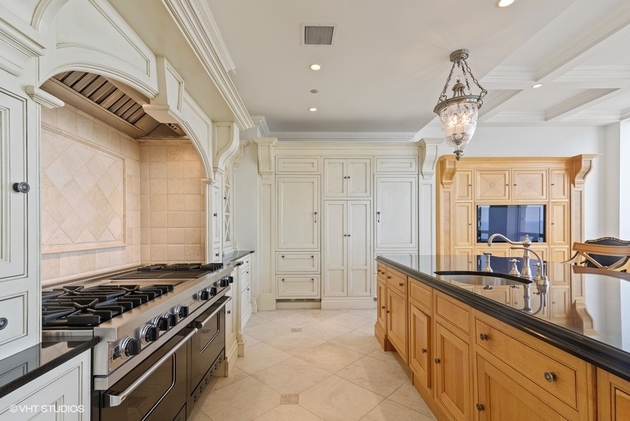 55 E Erie Street 5302 Property Photo 12