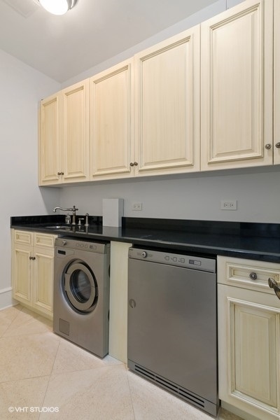 55 E Erie Street 5302 Property Photo 37