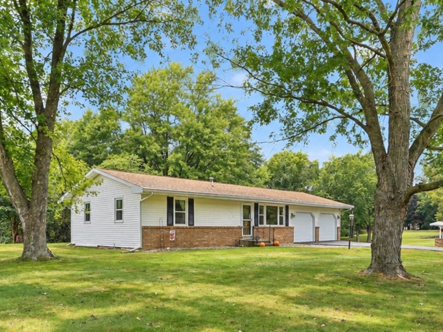 110 Issacher Street Property Photo 1