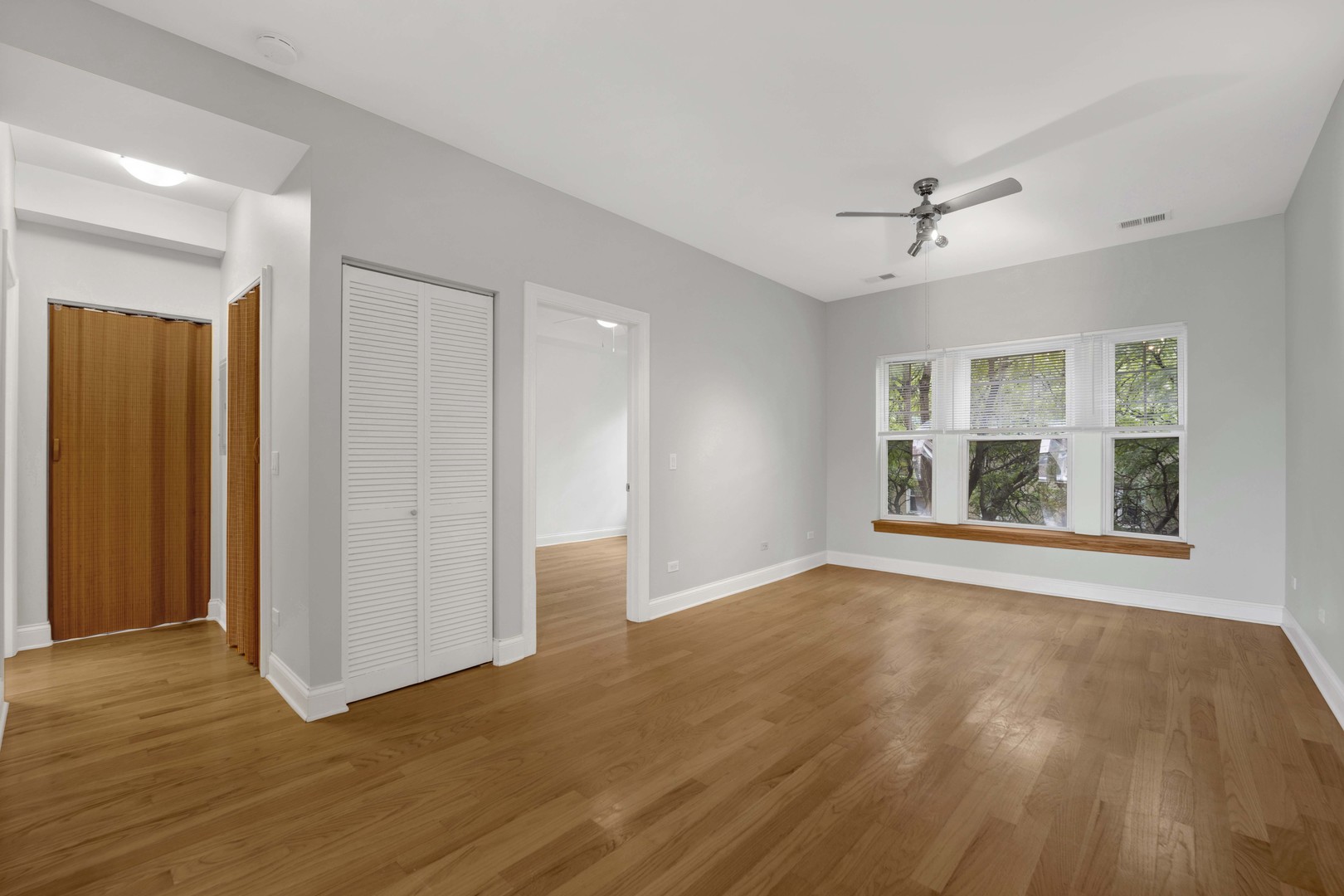 3408 W Sunnyside Avenue 3 Property Photo 4