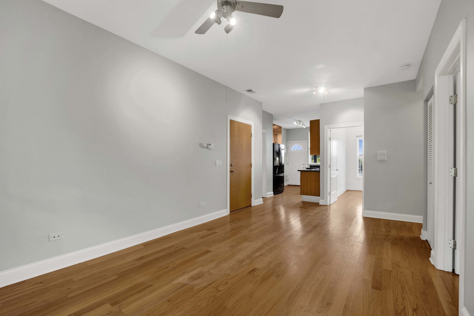 3408 W Sunnyside Avenue 3 Property Photo 5