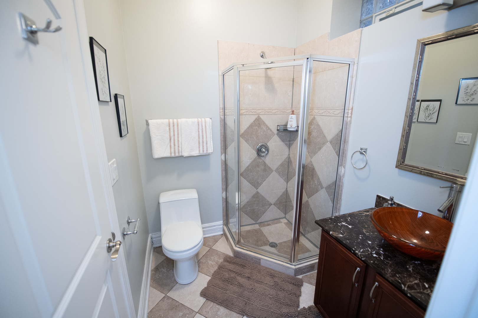 4852 S Prairie Avenue 1b Property Photo 6