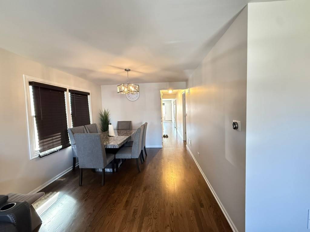 3524 N Natoma Avenue Property Photo 8
