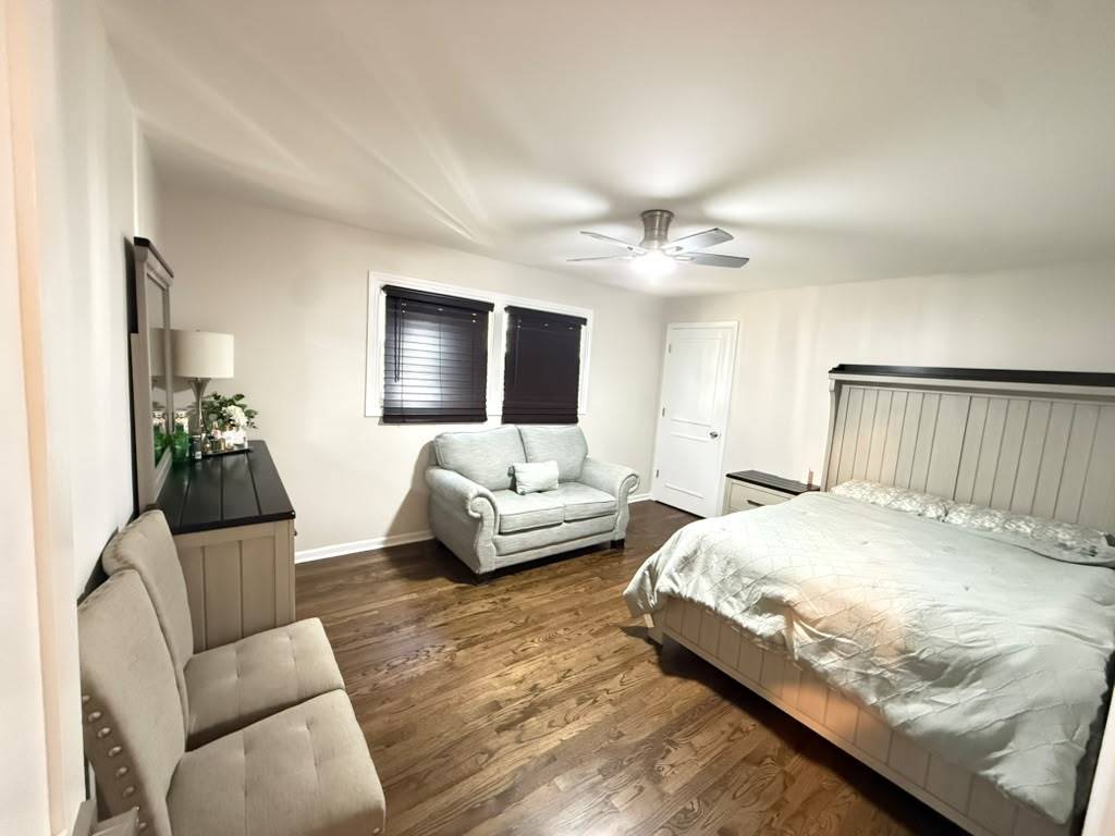 3524 N Natoma Avenue Property Photo 10