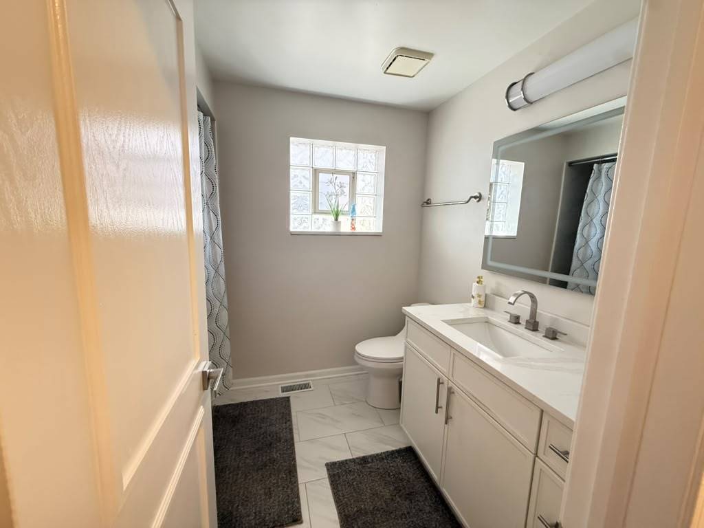 3524 N Natoma Avenue Property Photo 11