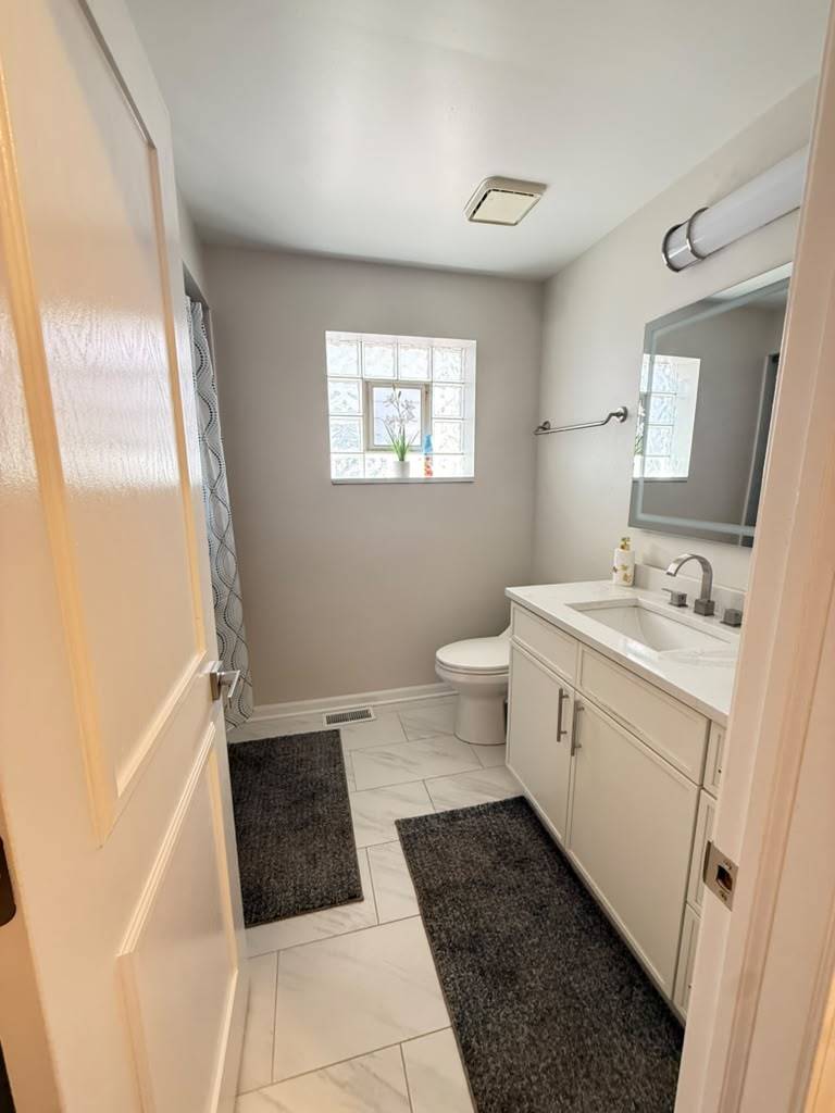 3524 N Natoma Avenue Property Photo 13