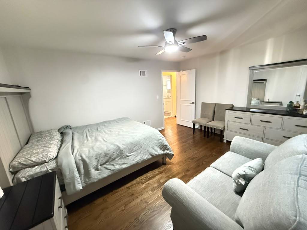 3524 N Natoma Avenue Property Photo 14